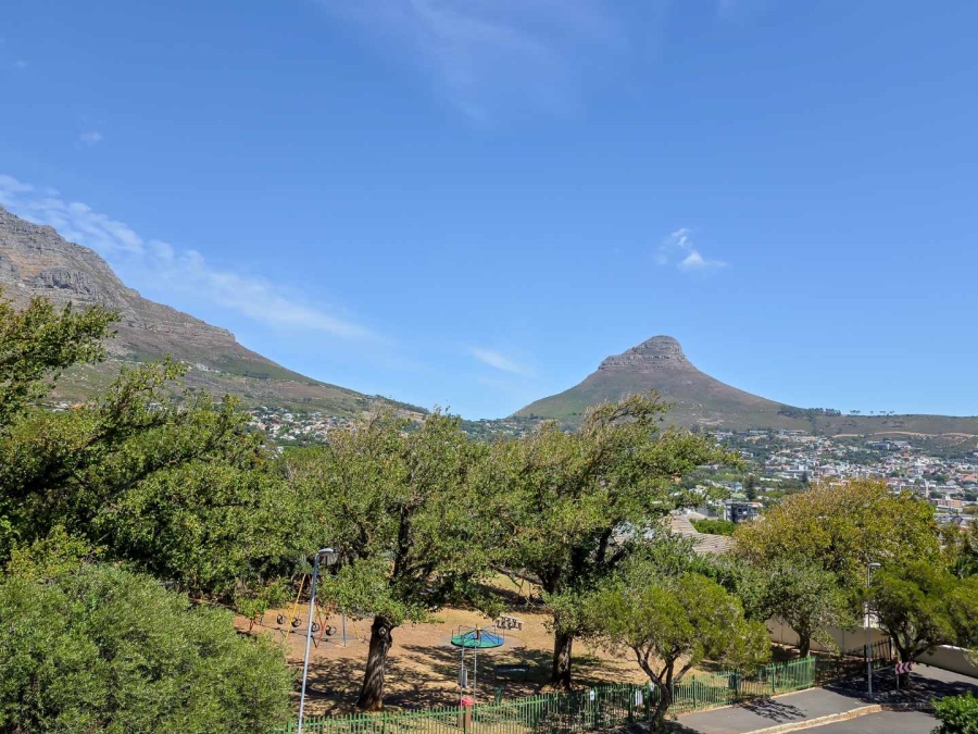 2 Bedroom Property for Sale in Vredehoek Western Cape